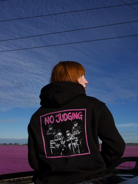 Худі "No judging" Чорне (Принт на спині)